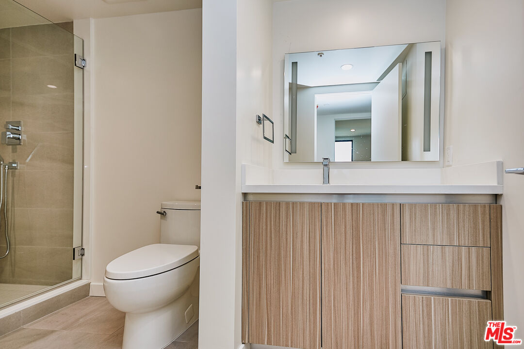 328 N Maple Dr Unit: 101