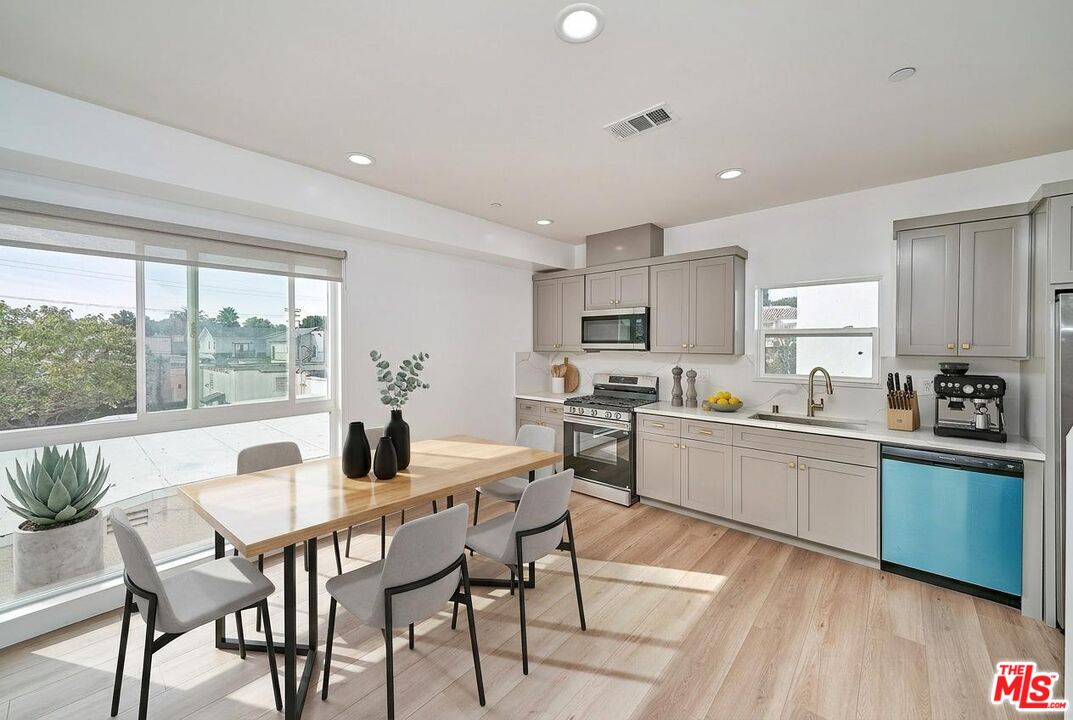1108 Queen Anne Pl