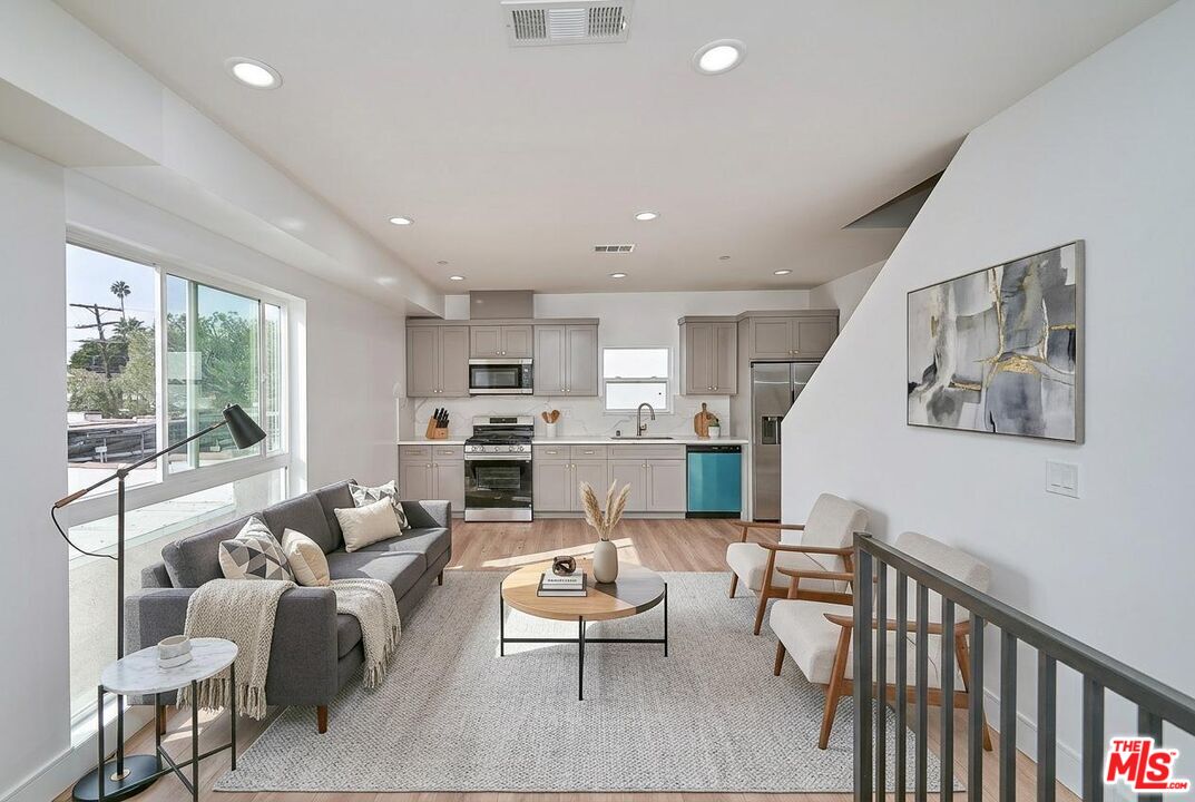 1108 Queen Anne Pl