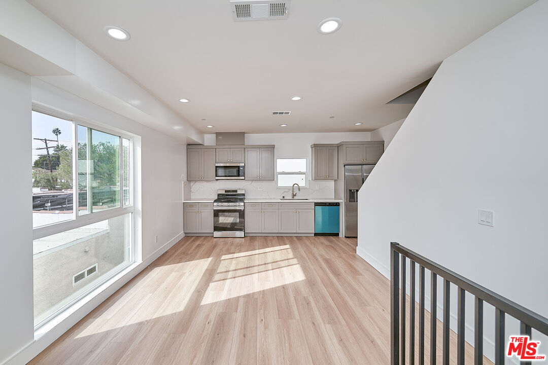1108 Queen Anne Pl