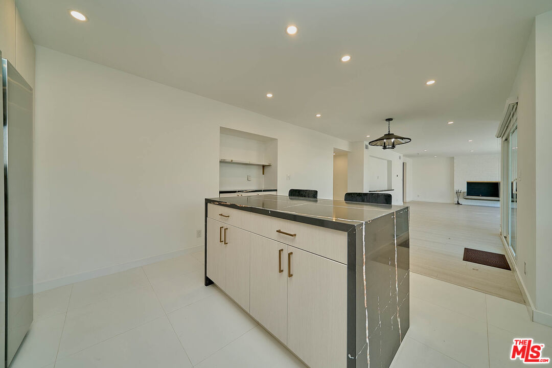 840 18th St Unit: 1