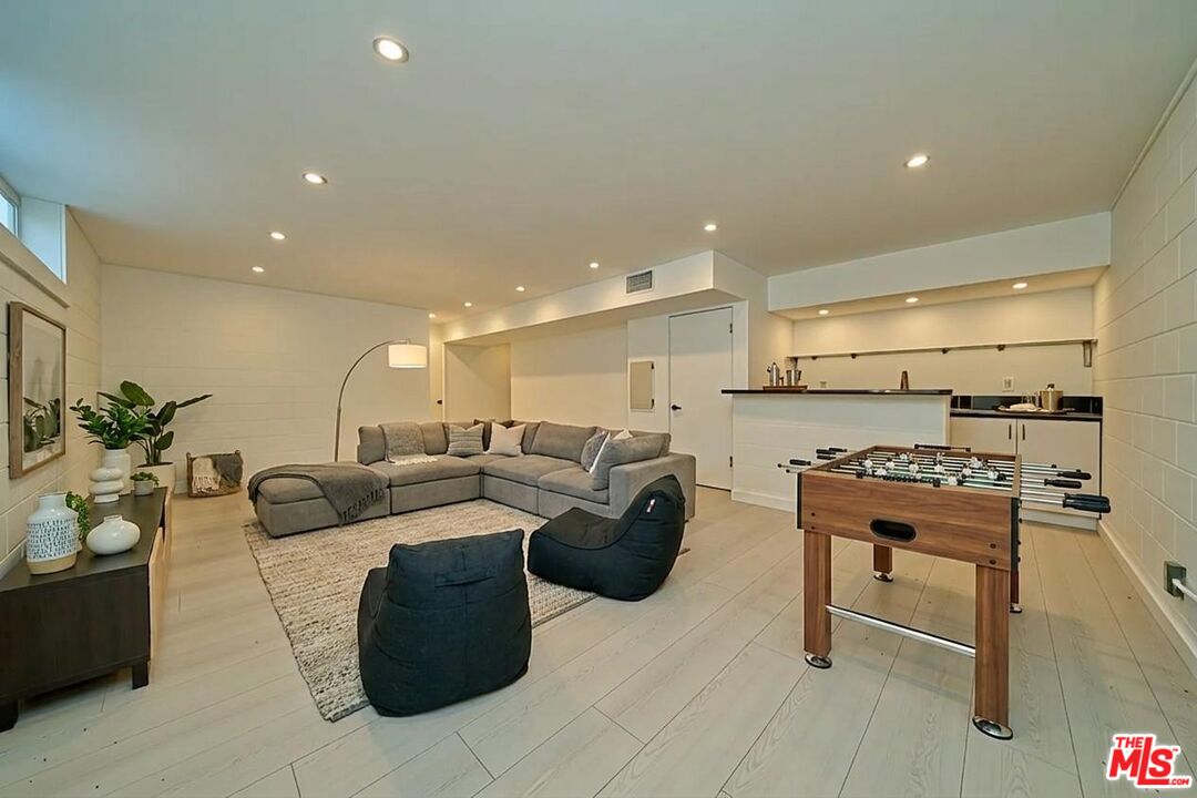 840 18th St Unit: 1