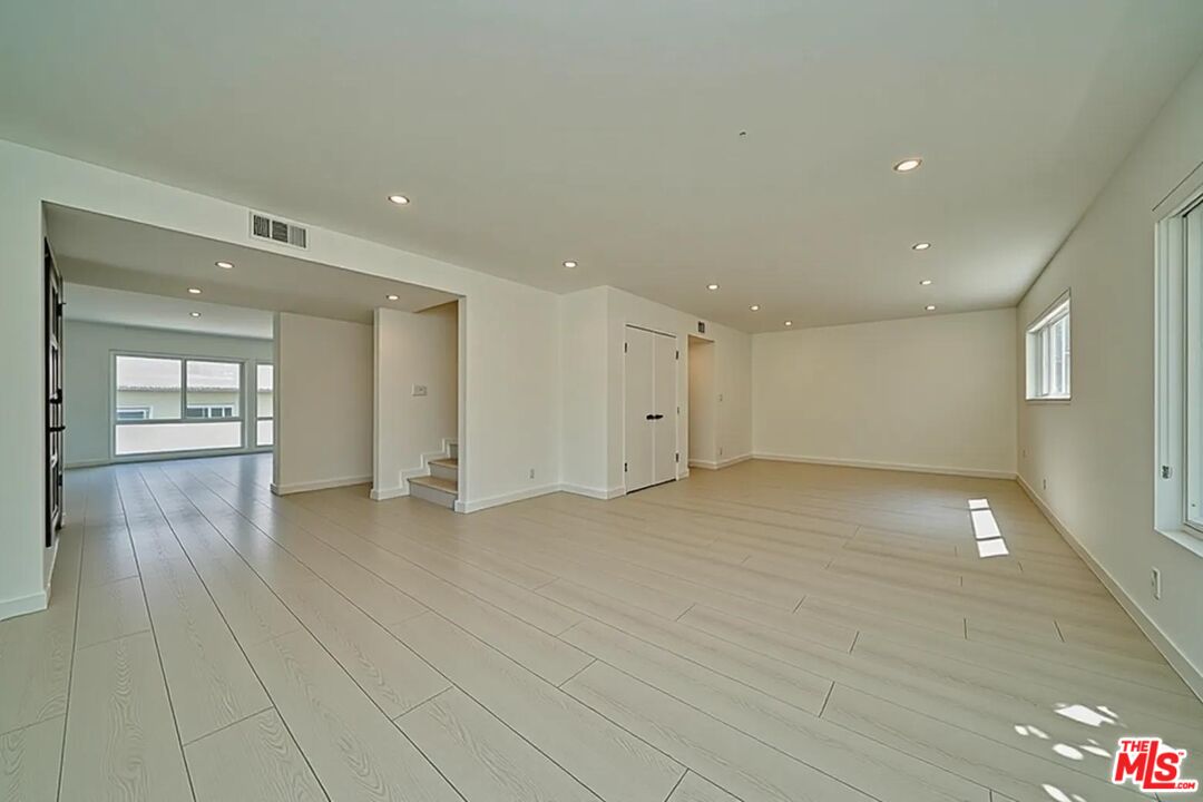 840 18th St Unit: 1