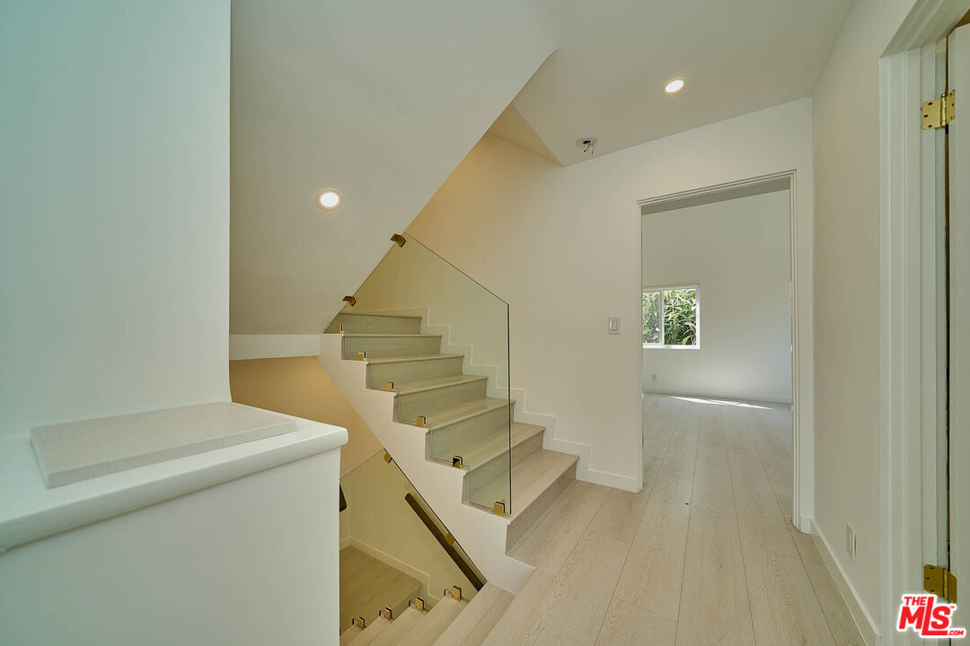 840 18th St Unit: 1