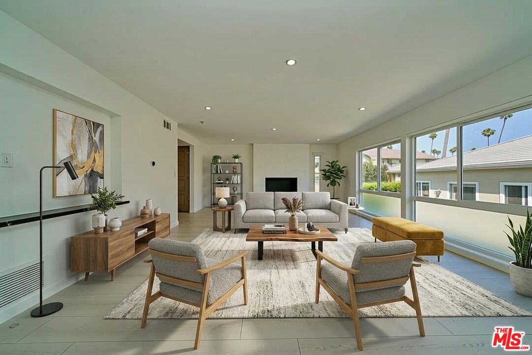 840 18th St Unit: 1