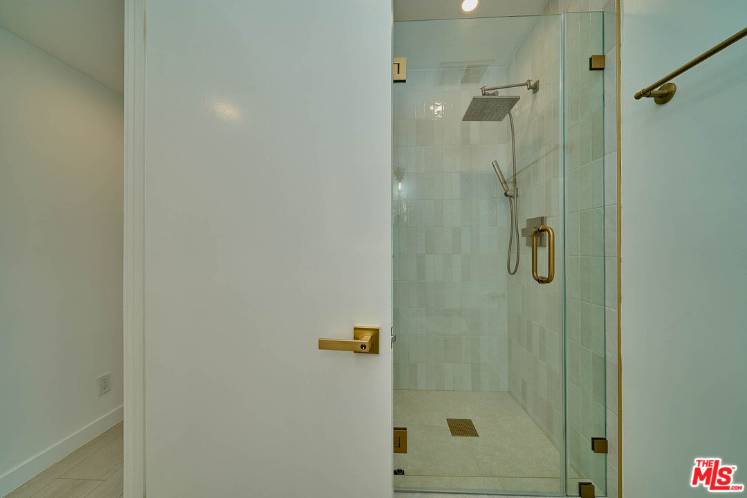 840 18th St Unit: 1