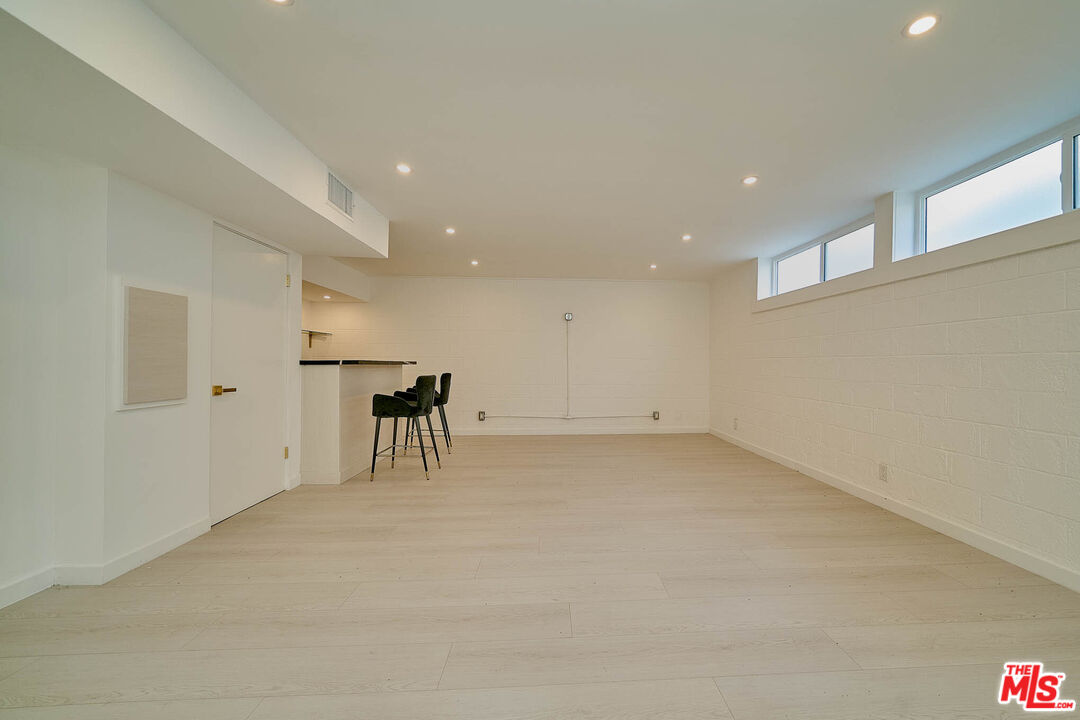 840 18th St Unit: 1