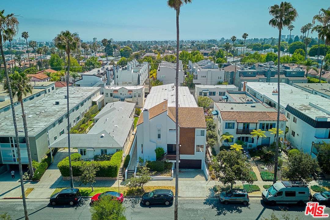 840 18th St Unit: 1