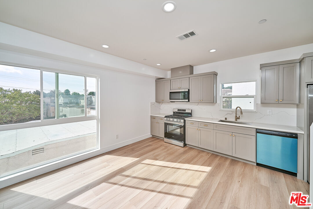 1108 Queen Anne Pl