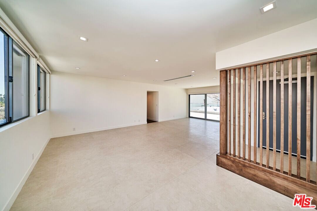145 S Maple Dr Unit: 401