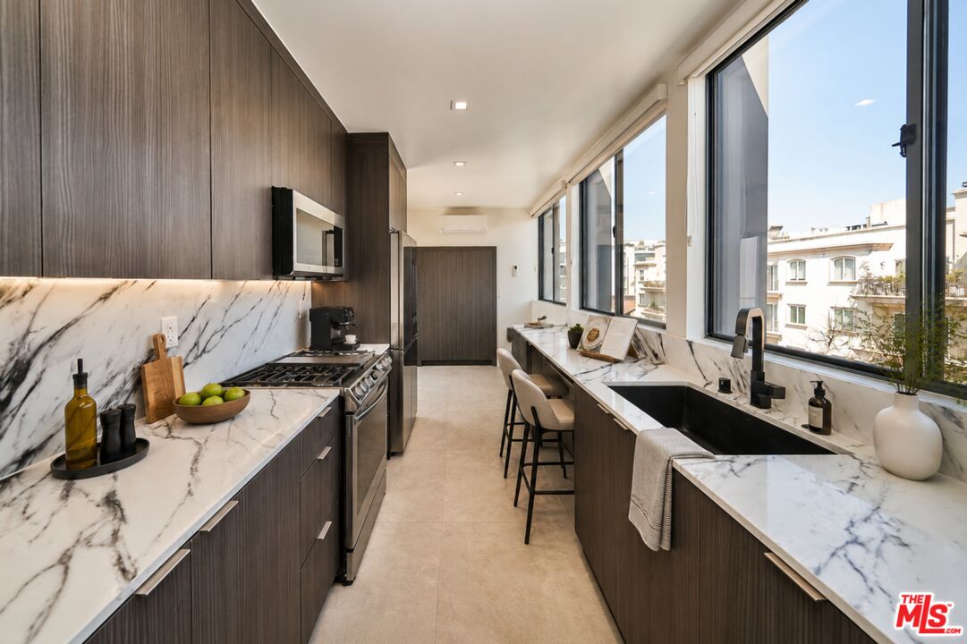 145 S Maple Dr Unit: 401