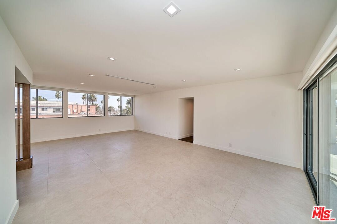 145 S Maple Dr Unit: 401