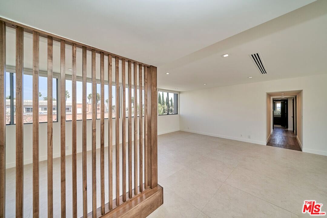 145 S Maple Dr Unit: 401