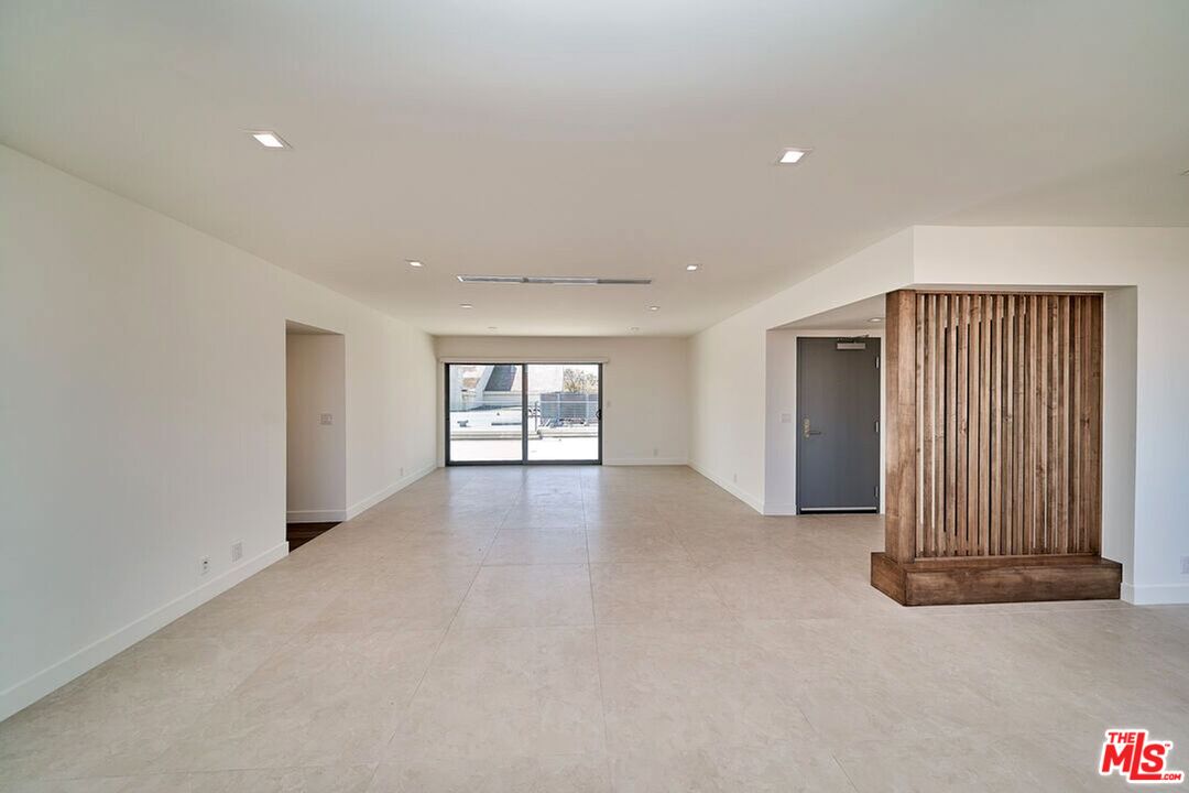 145 S Maple Dr Unit: 401