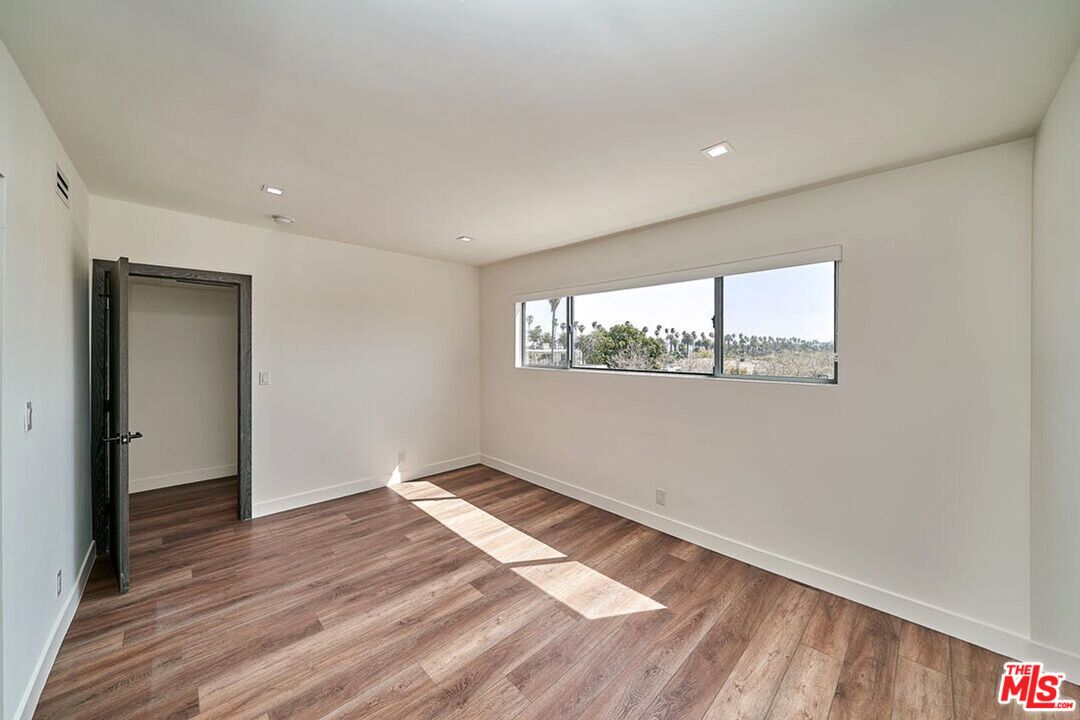 145 S Maple Dr Unit: 401