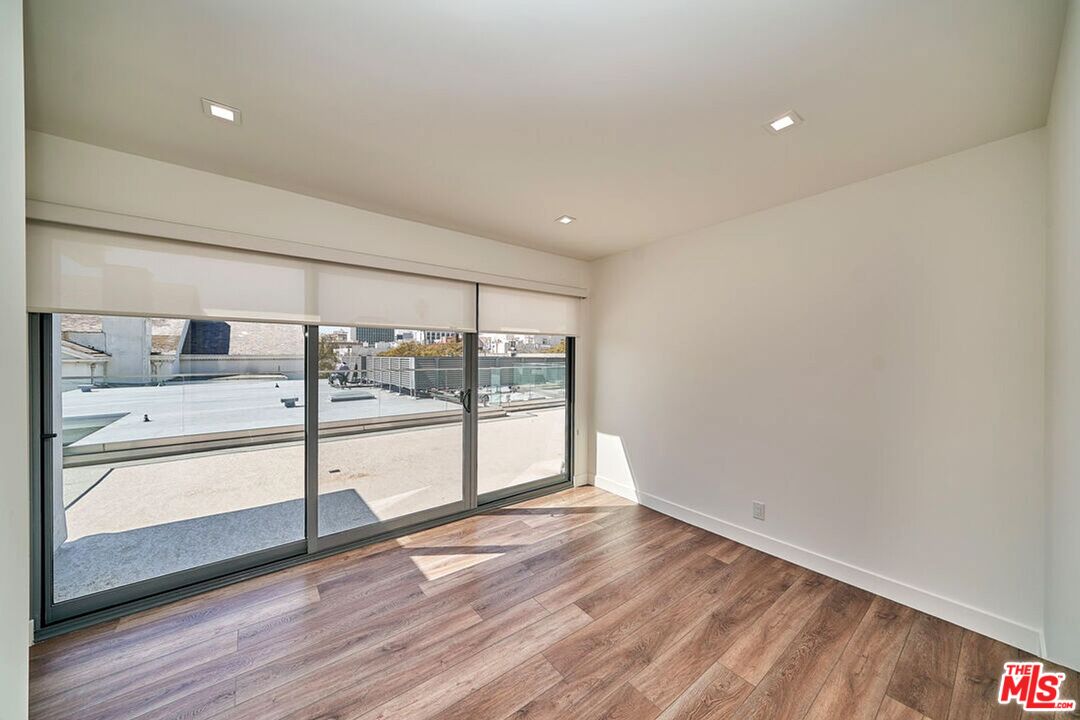 145 S Maple Dr Unit: 401