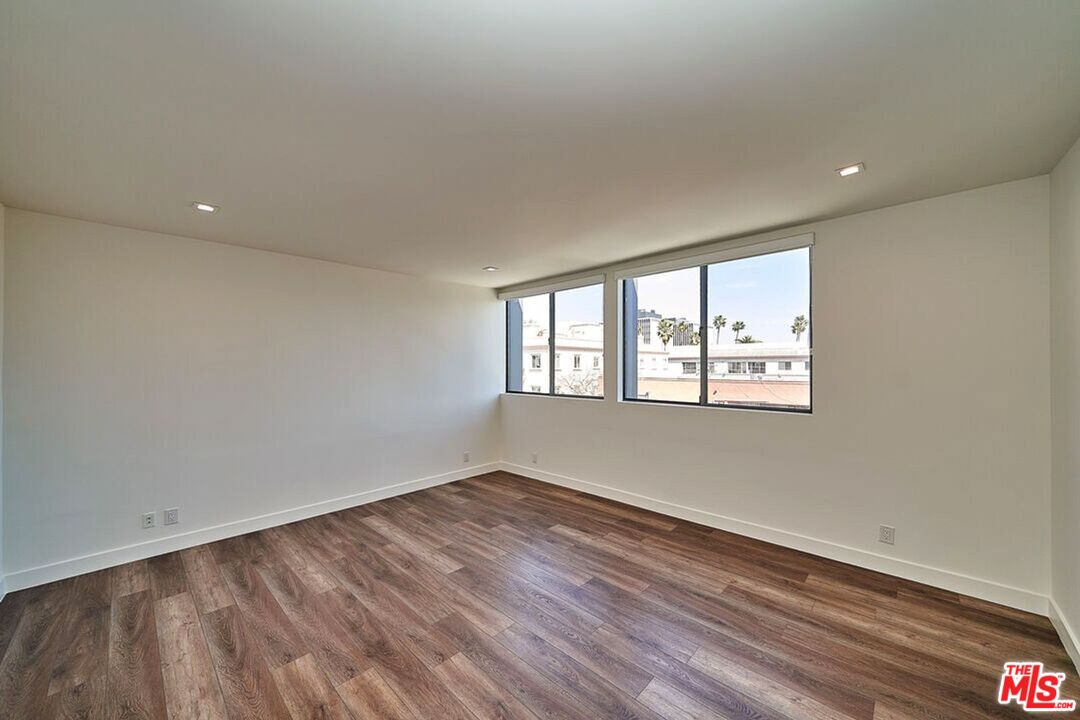 145 S Maple Dr Unit: 401