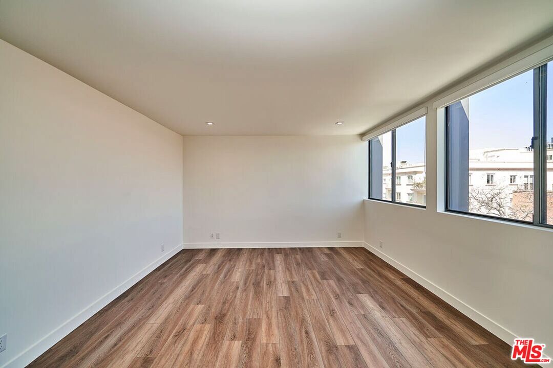 145 S Maple Dr Unit: 401
