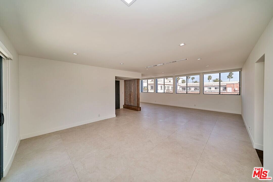 145 S Maple Dr Unit: 401