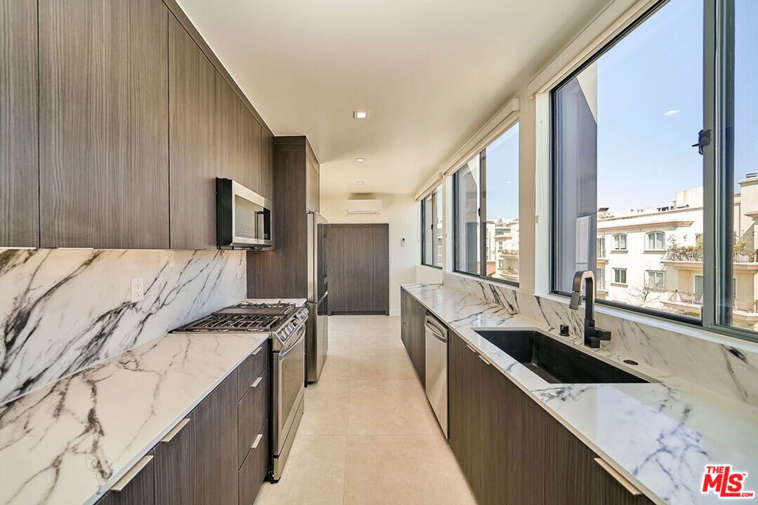 145 S Maple Dr Unit: 401