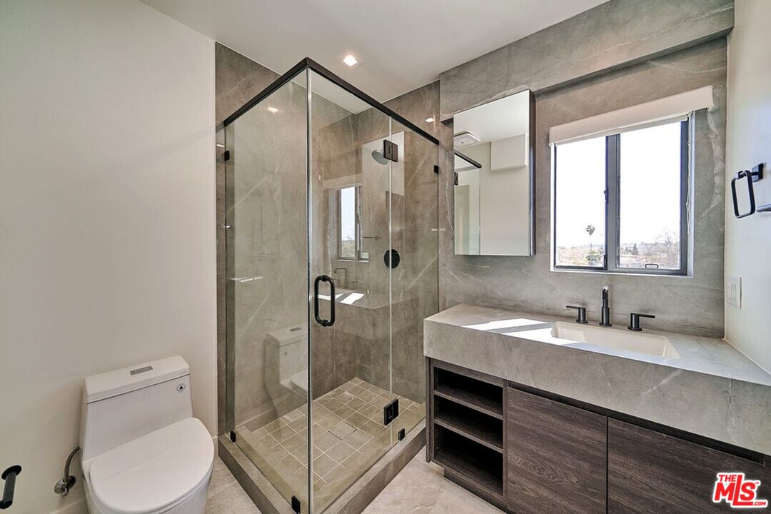 145 S Maple Dr Unit: 401