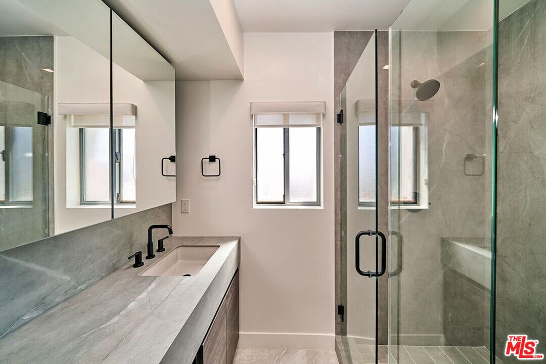145 S Maple Dr Unit: 401