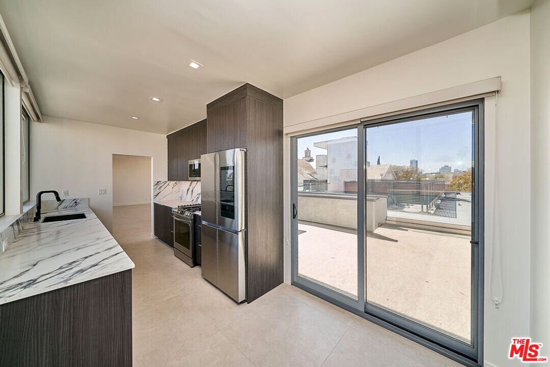 145 S Maple Dr Unit: 401