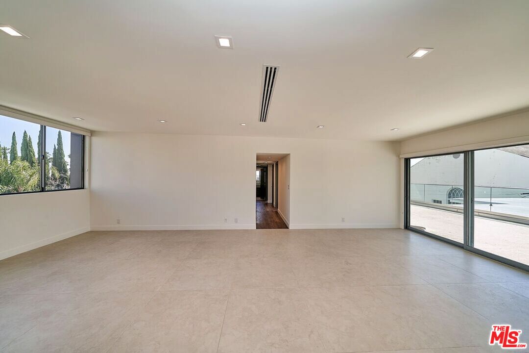 145 S Maple Dr Unit: 401