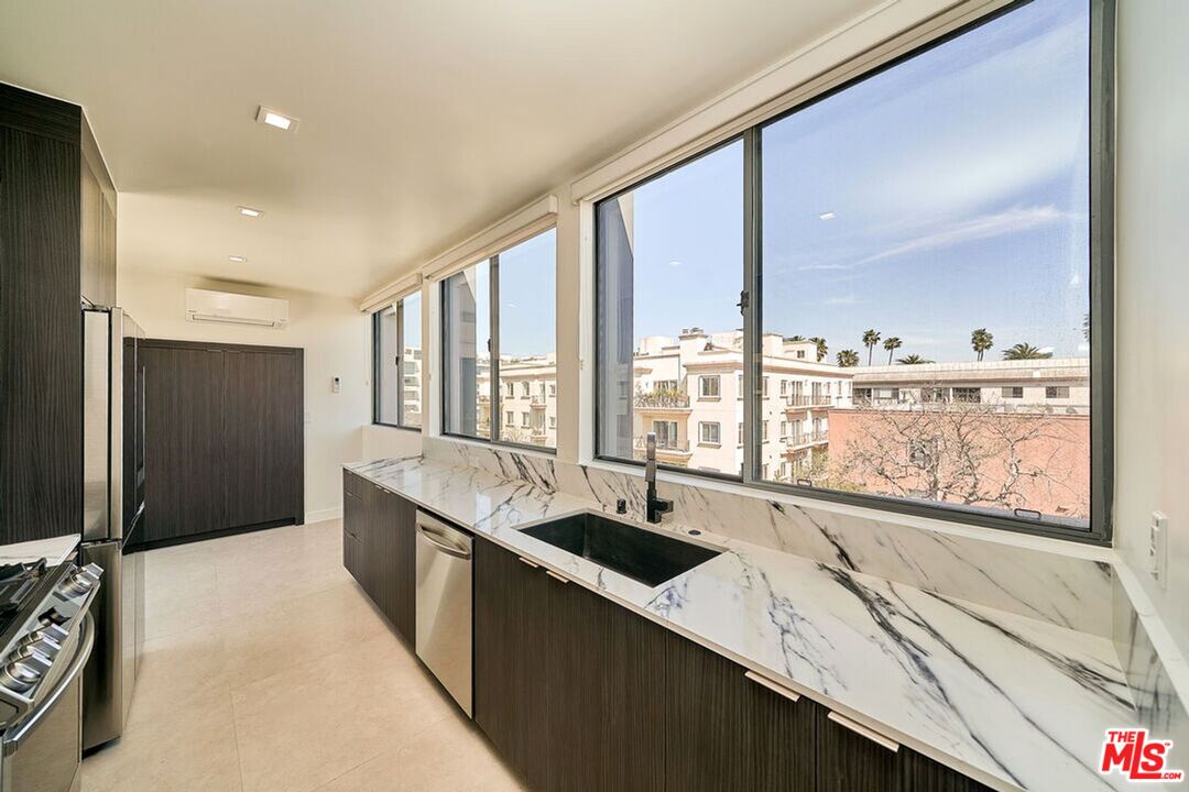 145 S Maple Dr Unit: 401
