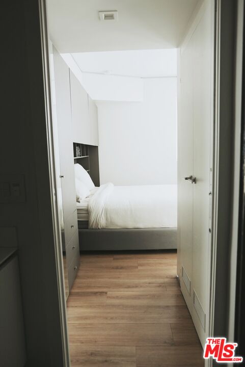 105 S Fairfax Ave Unit: 305