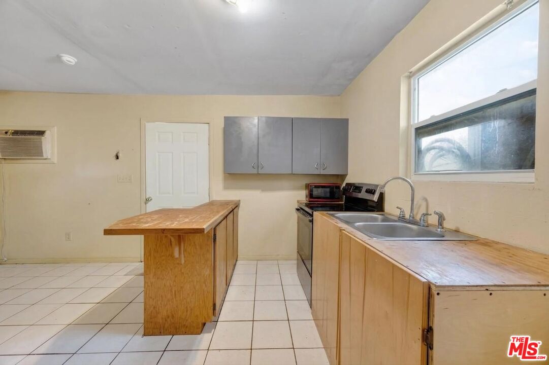 807 Shalimar Dr