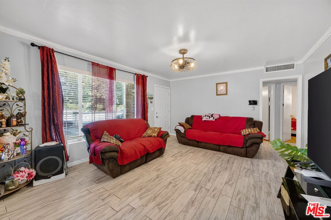 807 Shalimar Dr