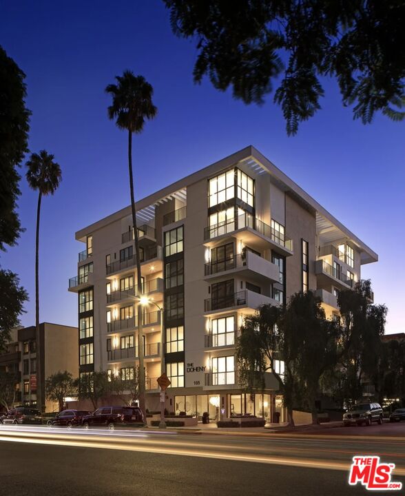 105 S Doheny Dr Unit: PH2