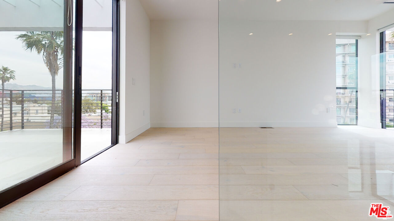 105 S Doheny Dr Unit: PH2