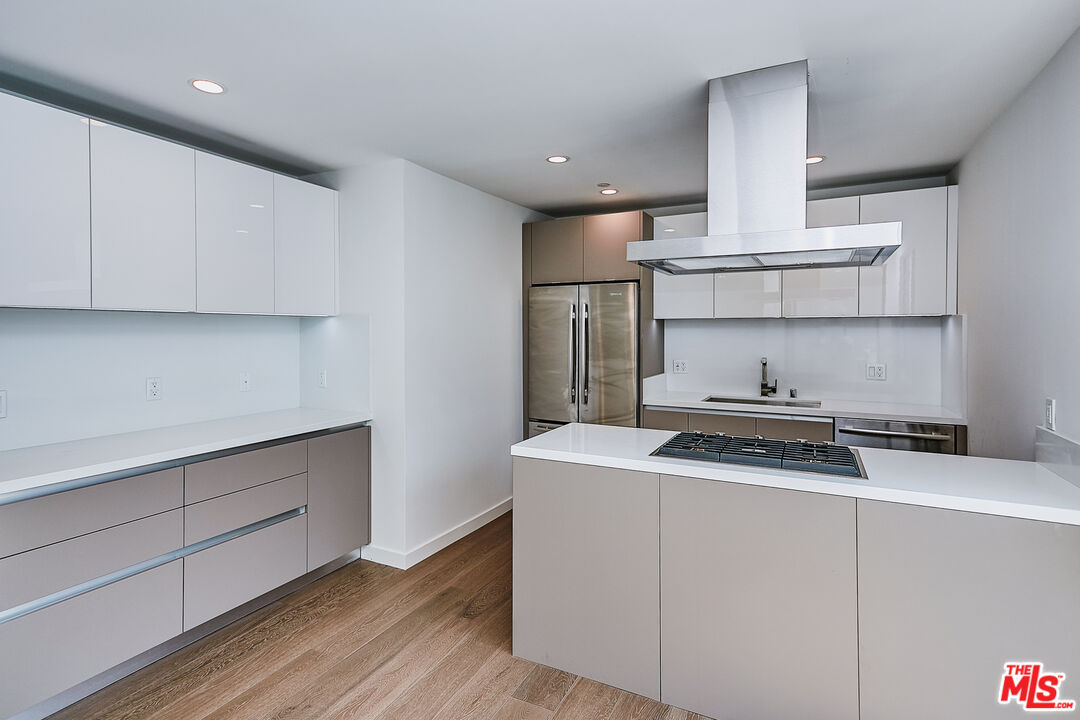 328 N Maple Dr Unit: 308