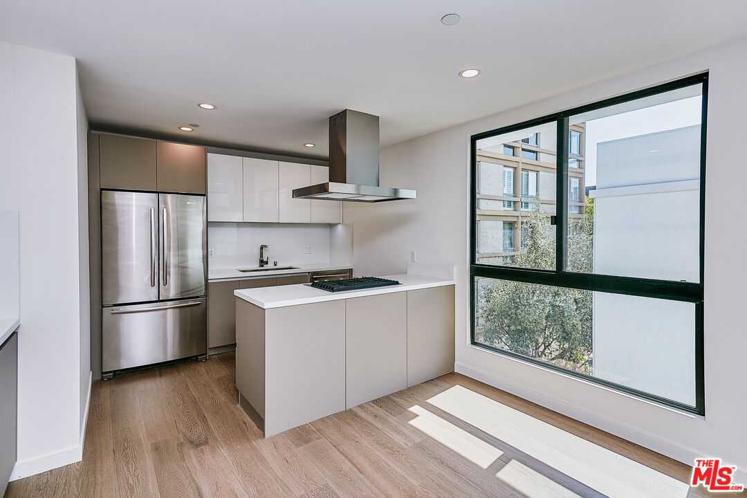 328 N Maple Dr Unit: 308