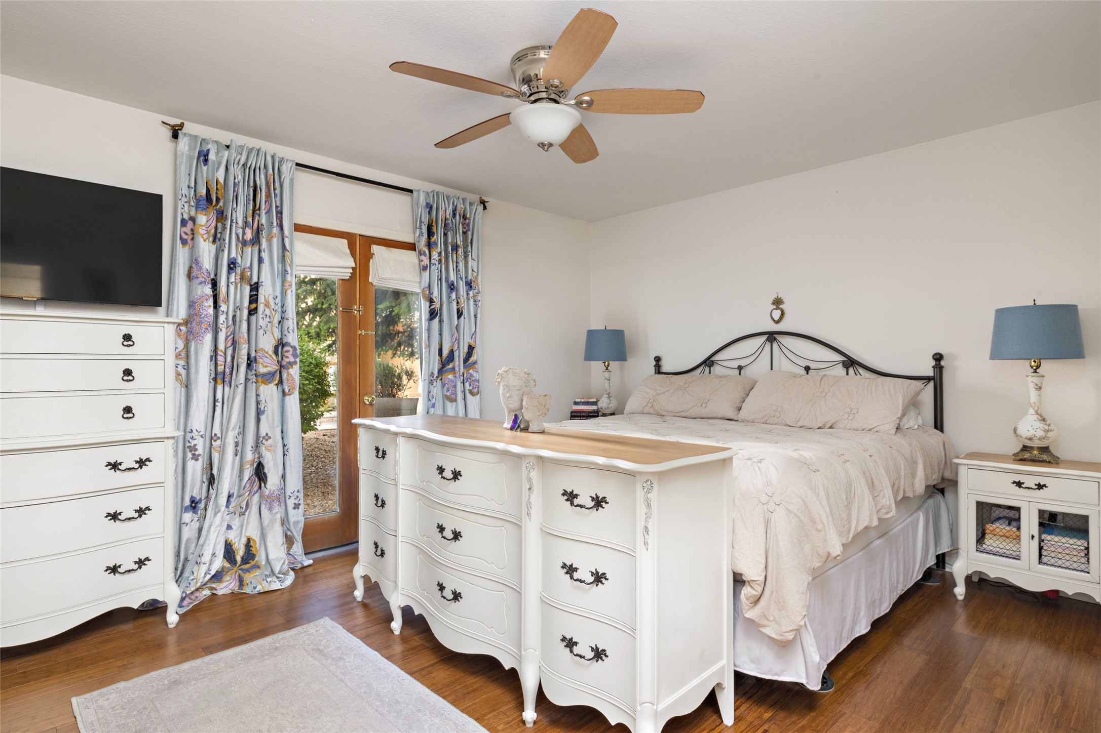 663 Bishops Lodge Road 21