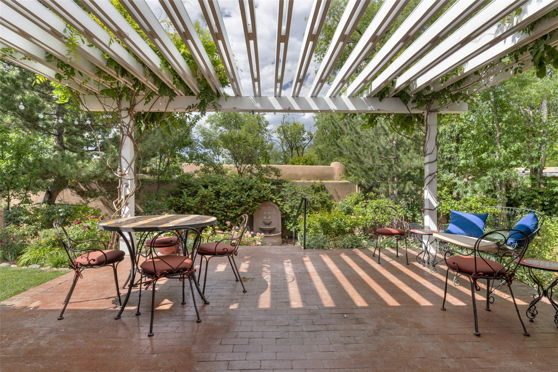 409 Camino Del Monte Sol