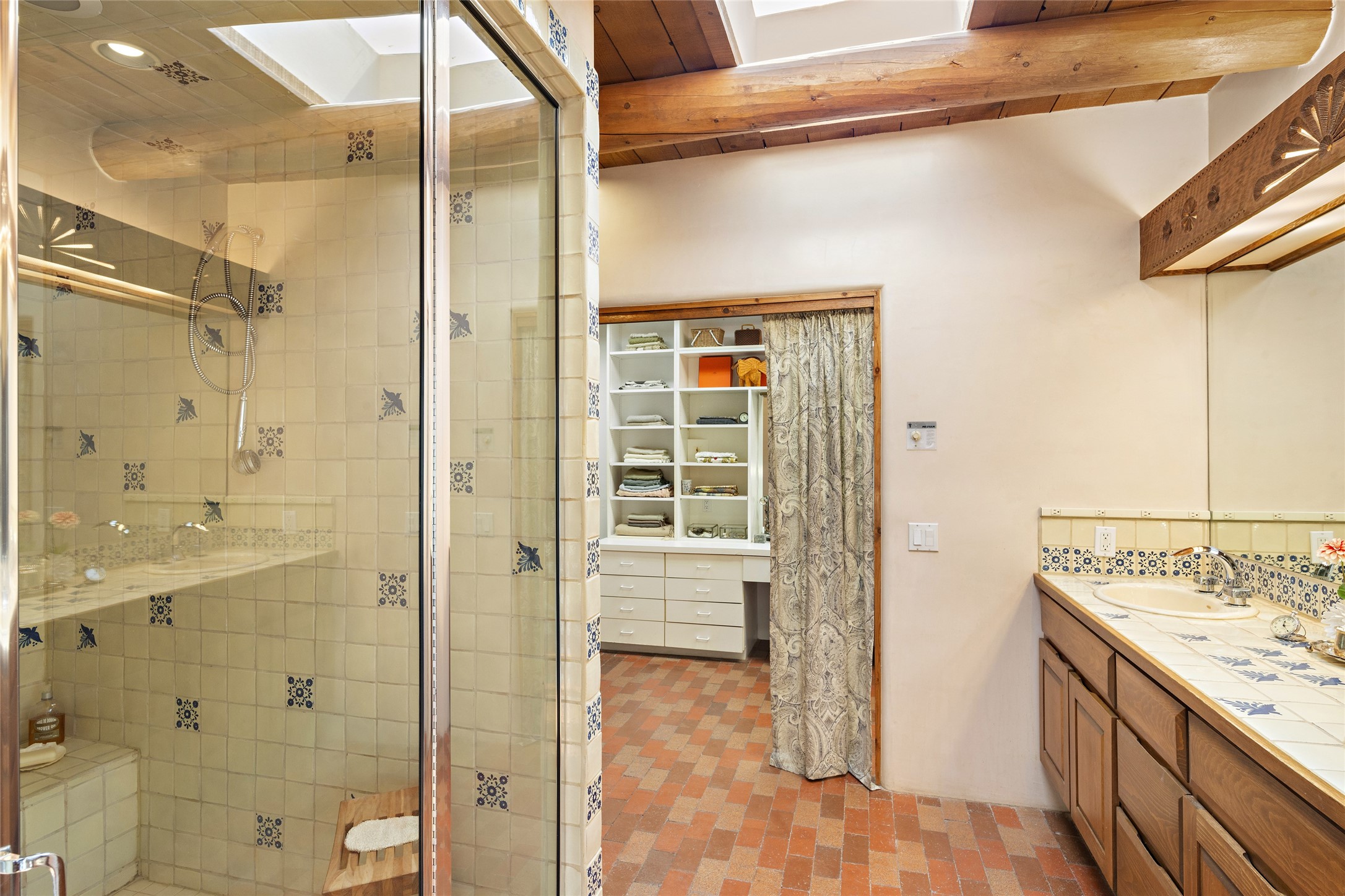 1236 Bishops Lodge Road