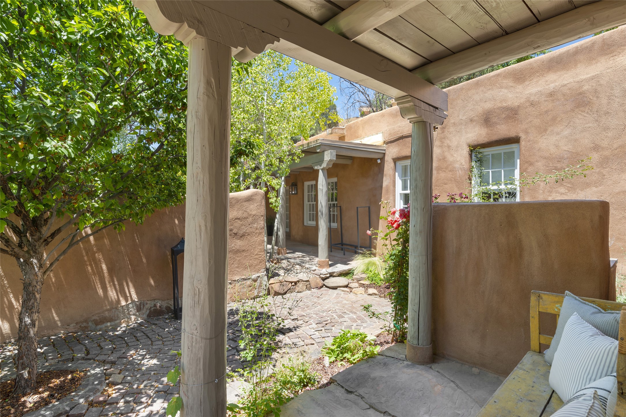 525 Hillside