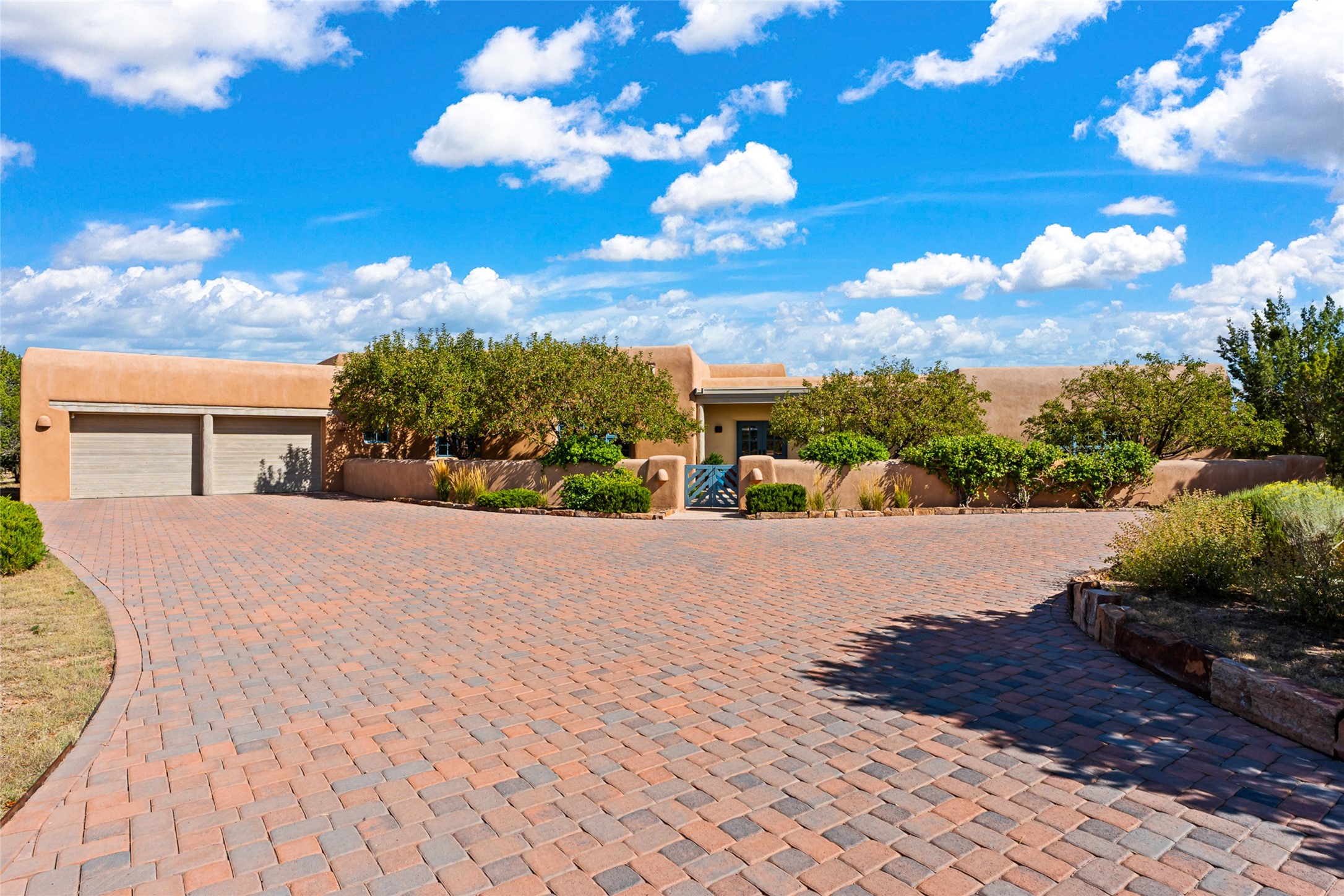 2 S Brisa Fresca Drive