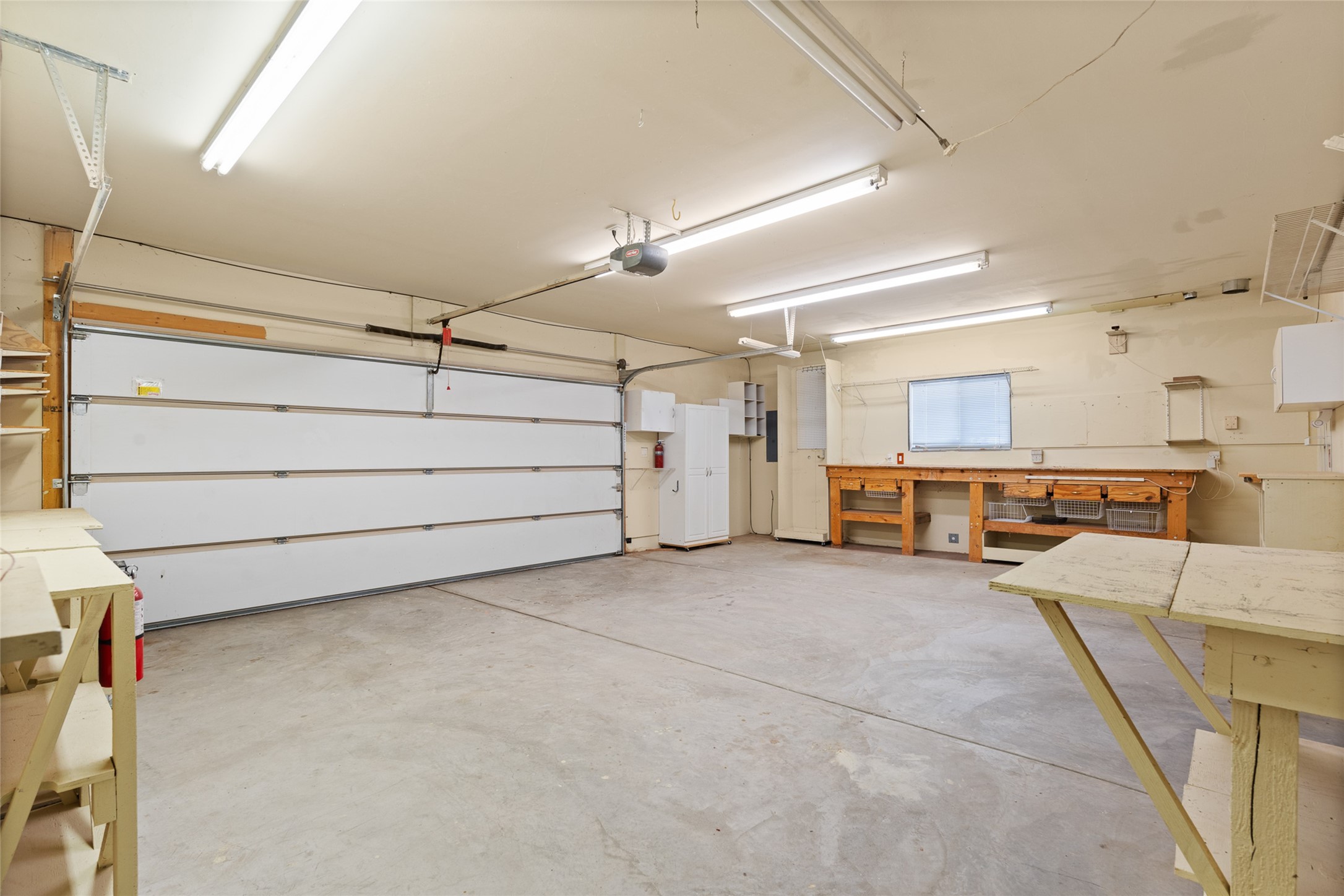 3913 Calle Tangara
