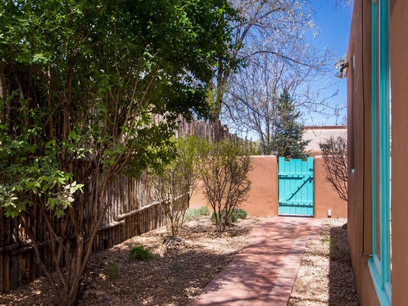 624 Galisteo Street 16