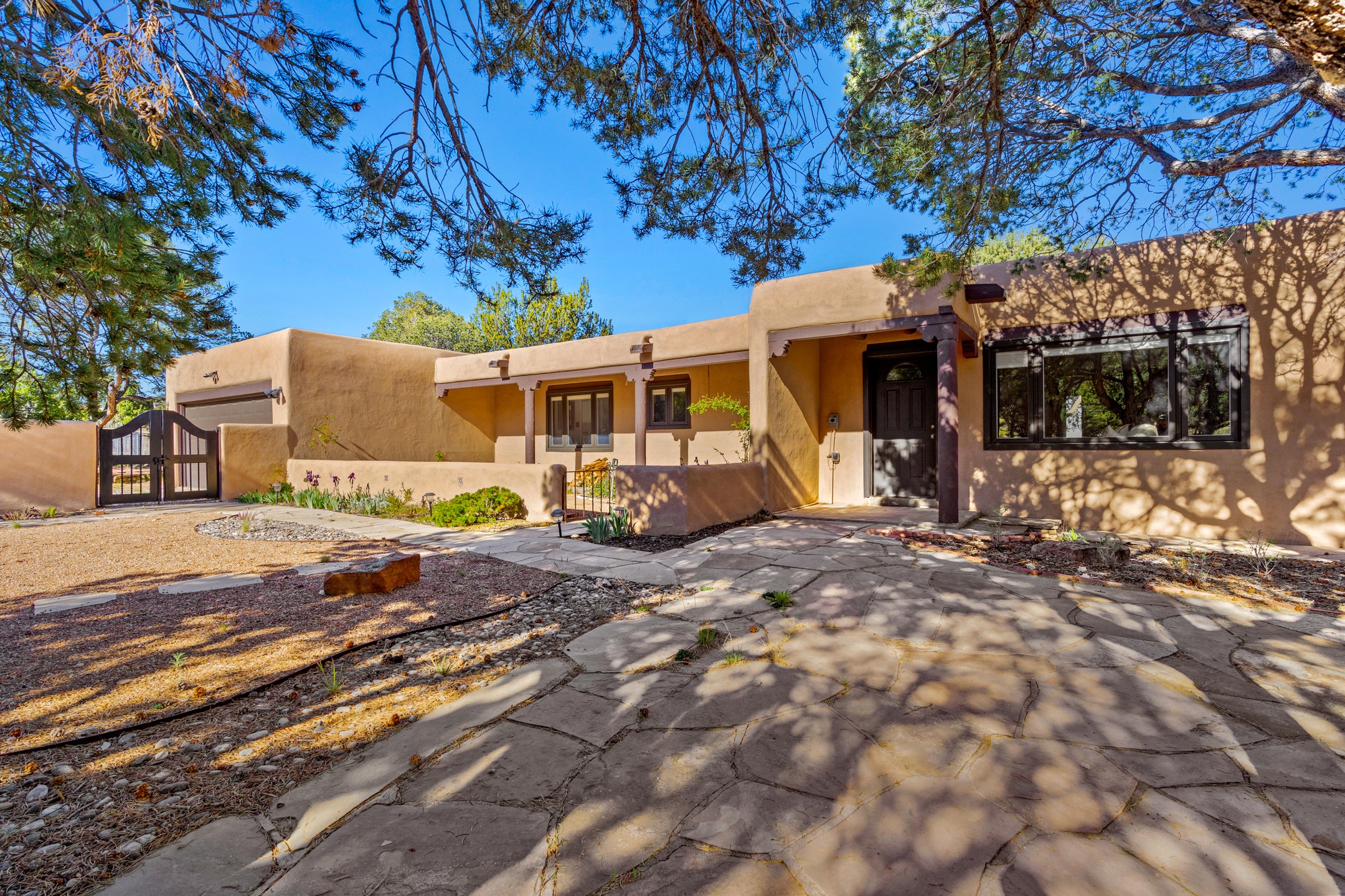 899 E Zia Road