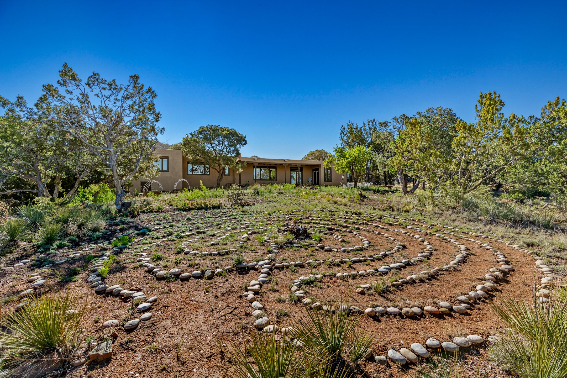 899 E Zia Road