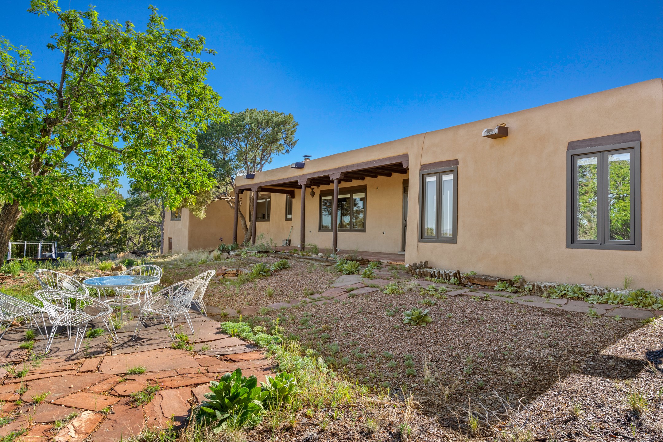 899 E Zia Road