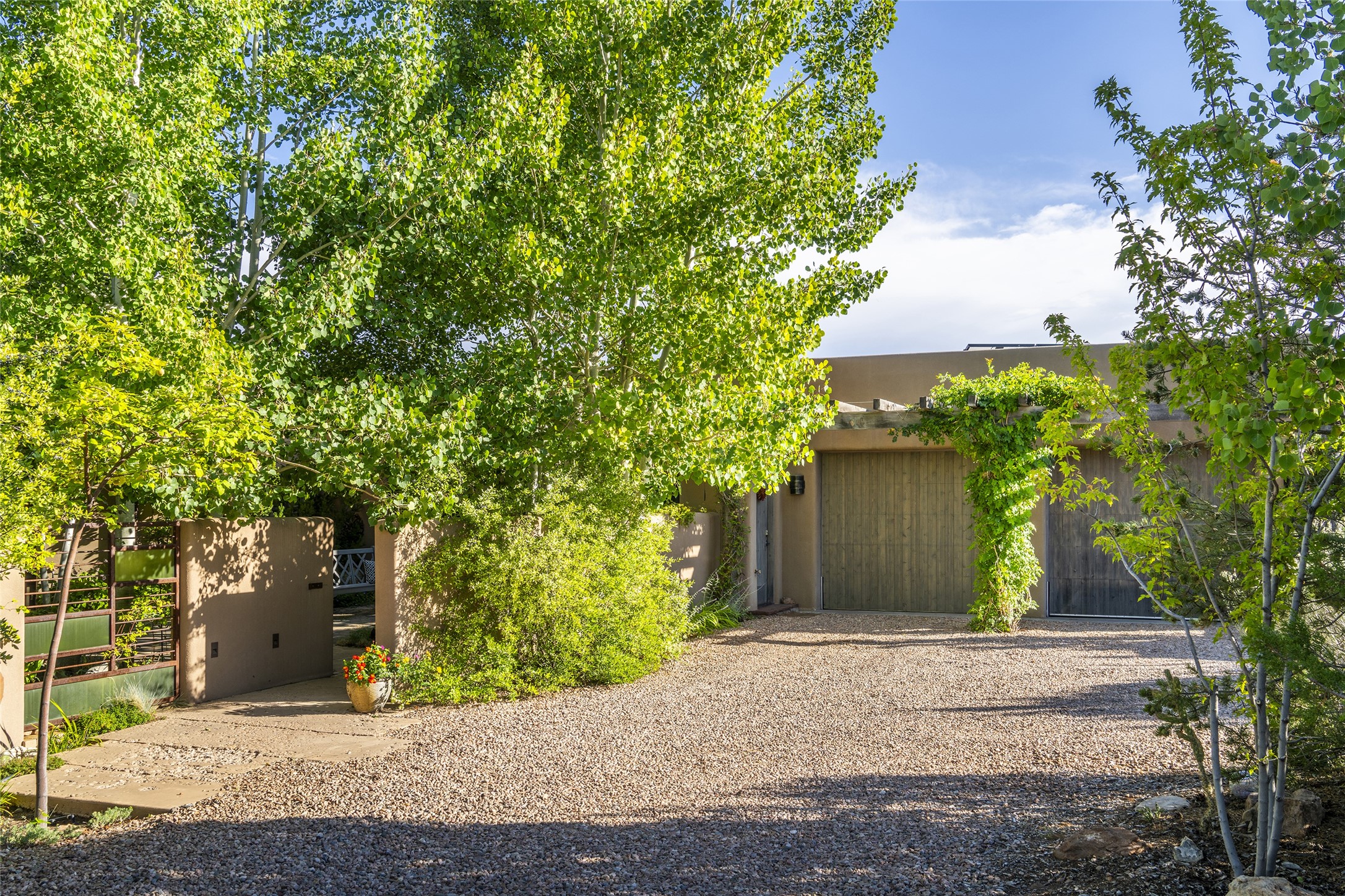 709 Gonzales Road