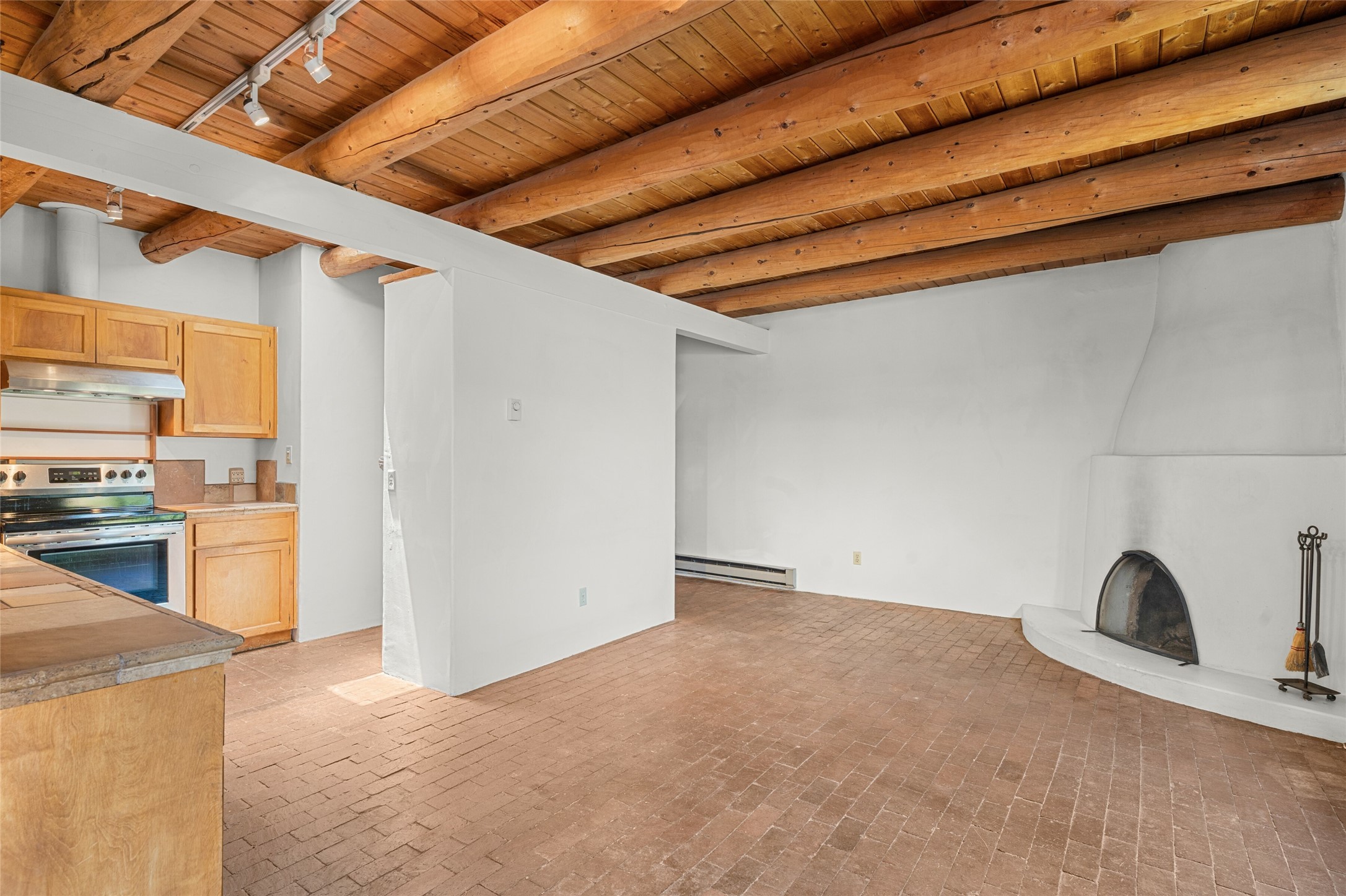 612 Gomez Road 3