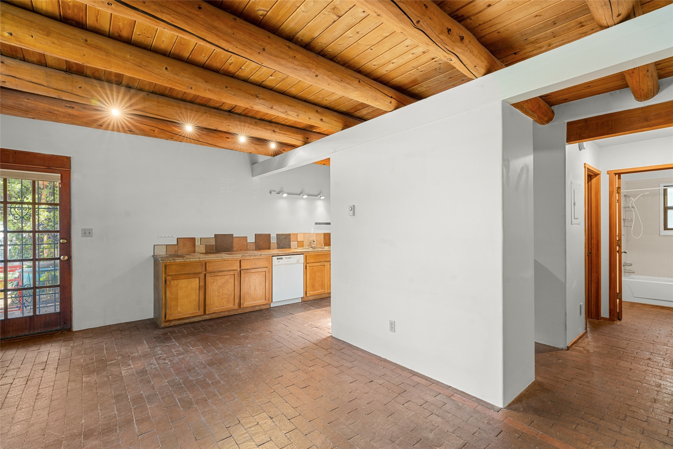 612 Gomez Road 3
