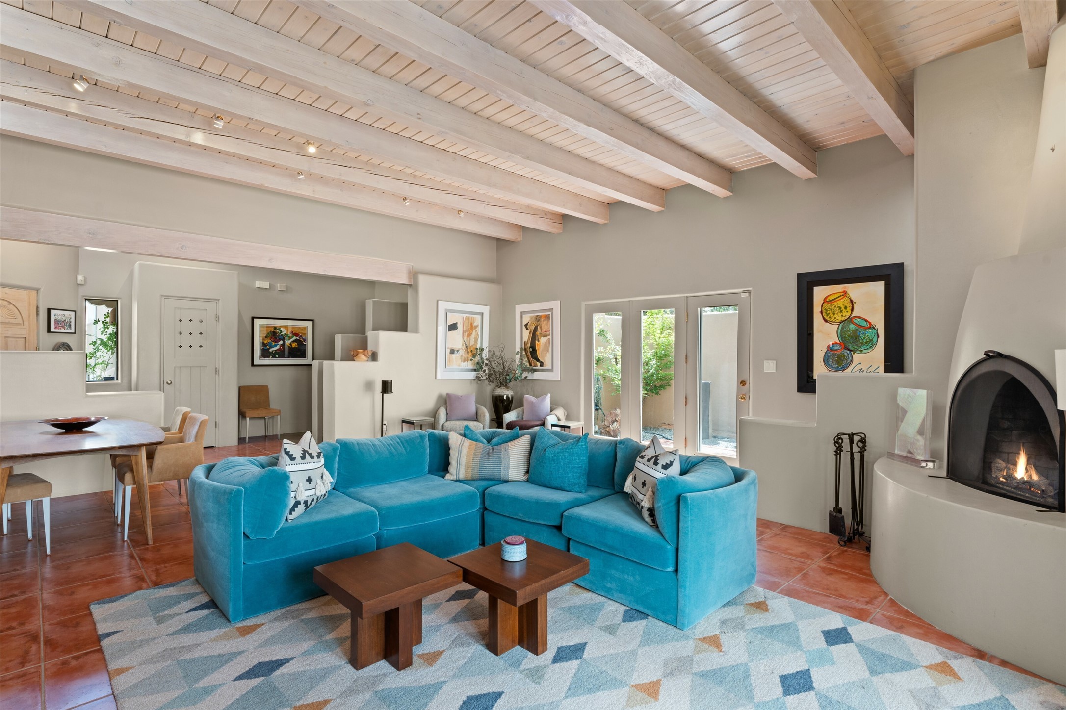 225 Valle Del Sol